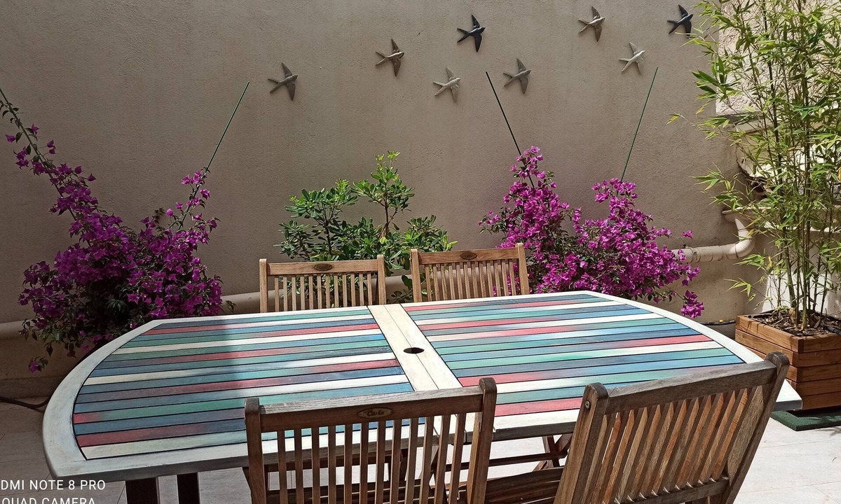 Marseillan House | Village house with garage