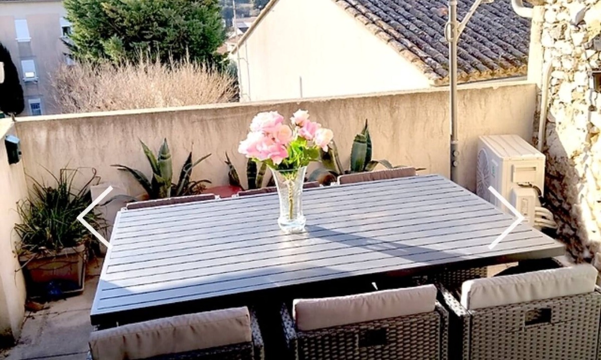 Tavel House | Village house with roof terrace.