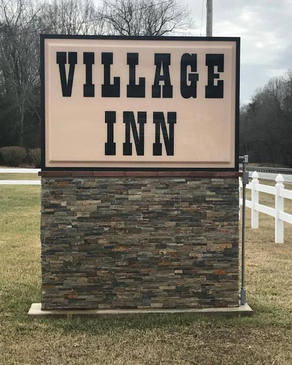 Nelson Hotel | Village Inn
