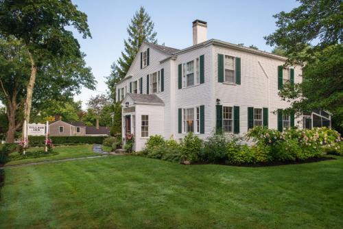 Yarmouth Port Bed & Breakfast | Village Inn
