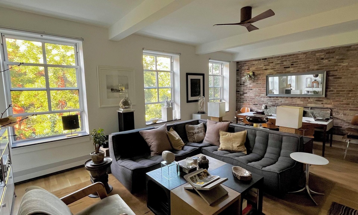 Ukrainian Village Apartment | Village Loft-Like Full Floor Apt