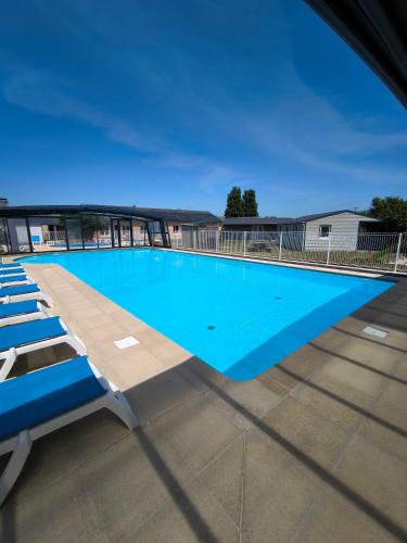 Gouville-sur-Mer Ski Chalet | Village Vacances Les Sables d'Or