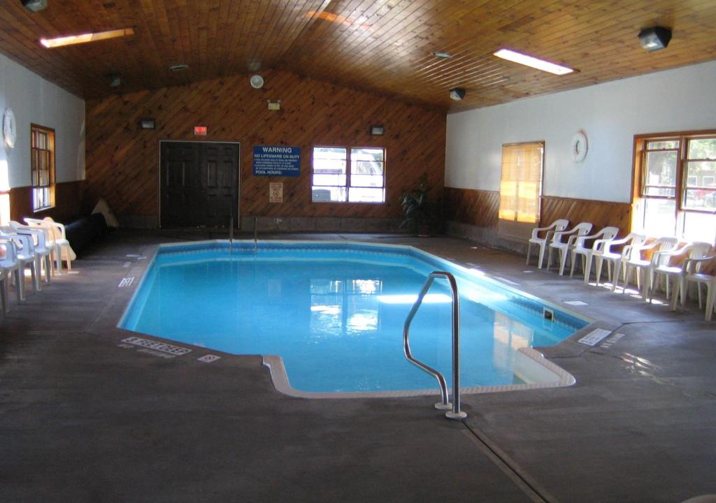 Watkins Glen Hotel | Villager Motel & Glen Manor Estate