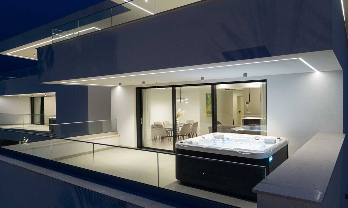 Zidarici Apartment | Villas Azimut - Superior apartment with private Jacuzzi and sea view