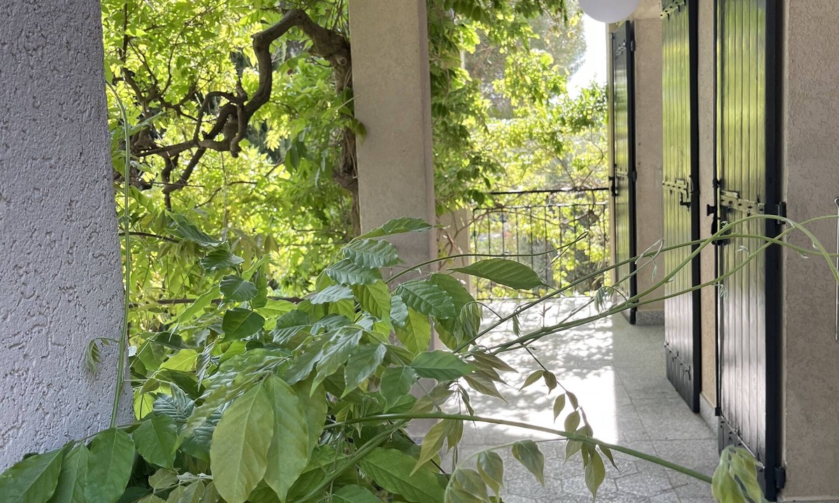 Le Cres House | Villas de Charme Dans Quartier Très Calme , à 5 Minutes du lac