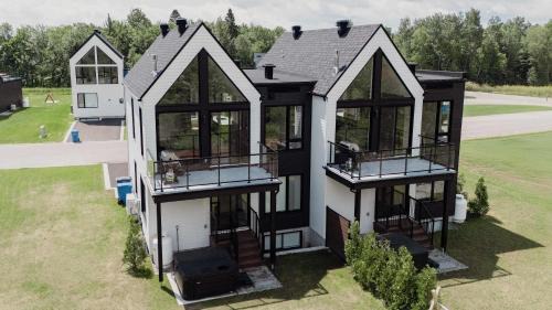 Beaupre Ski Chalet | Villas Perspective Alphonse Spa and Mountain