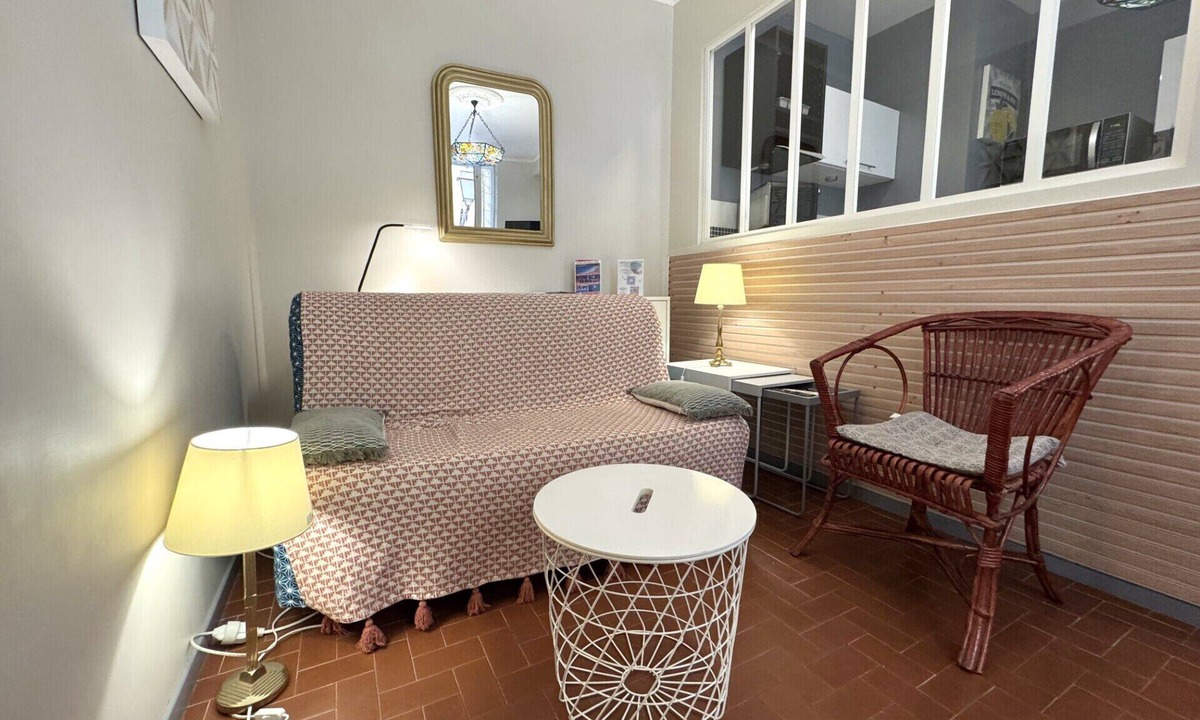 Old Town Apartment | Vincent 1