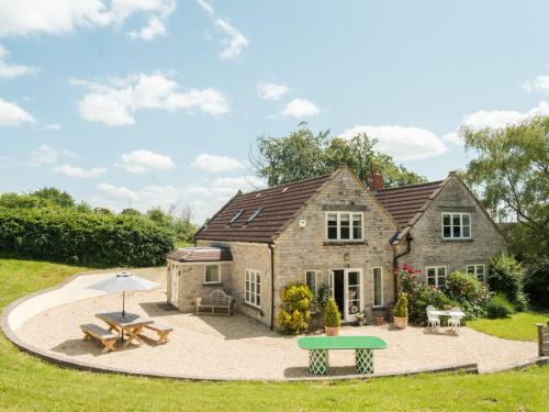 Pylle House | Vine Cottage