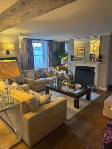 Tetbury House | Vine House