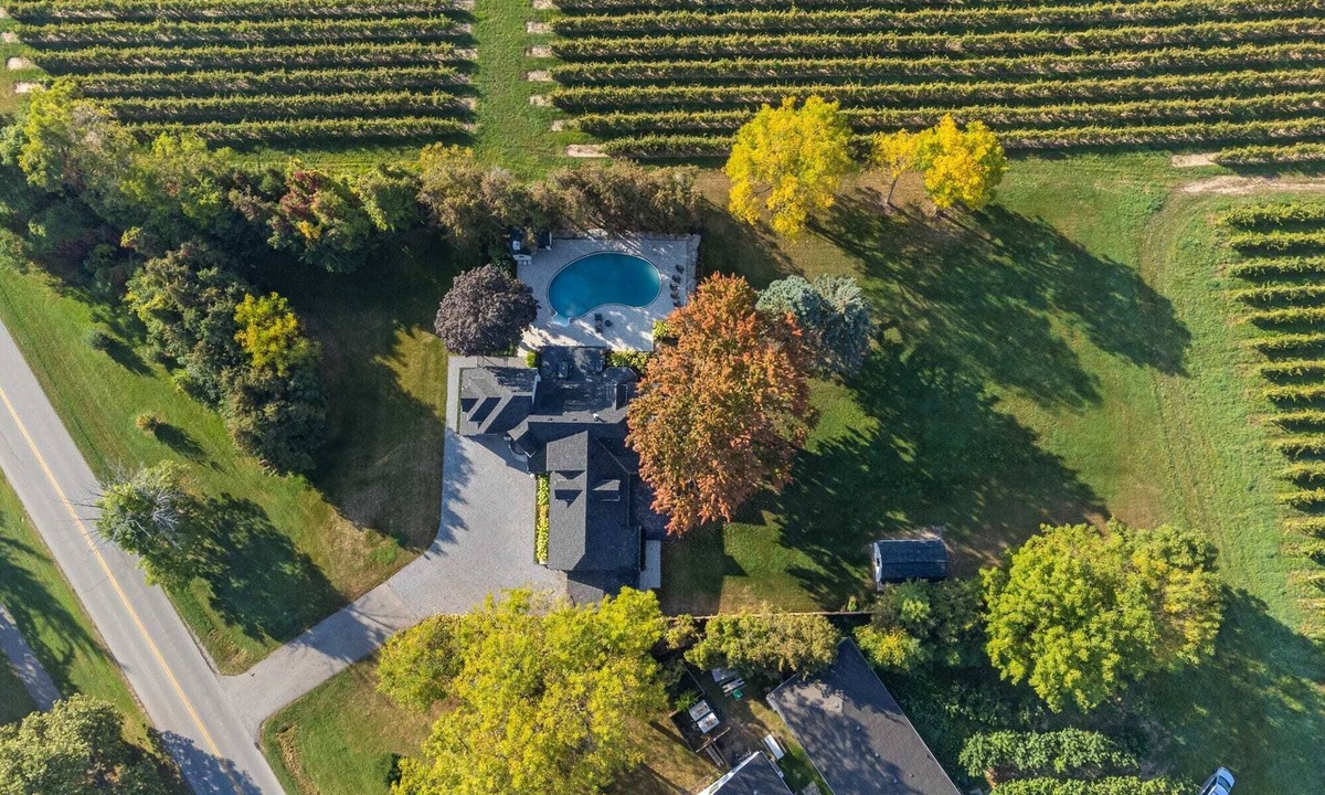 Niagara-on-the-Lake House | Vineyard Estate by the River with Pool!
