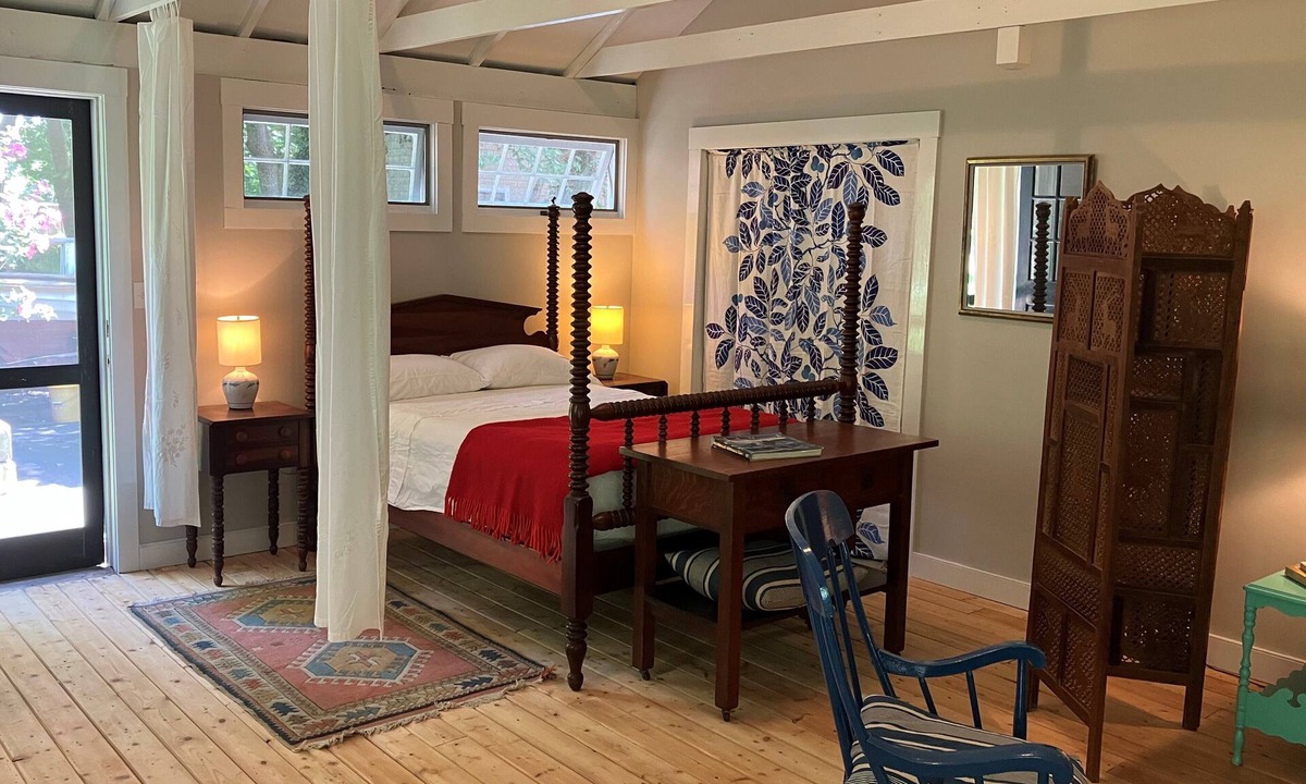 Tisbury Cottage | Vineyard Haven Guest Cottage