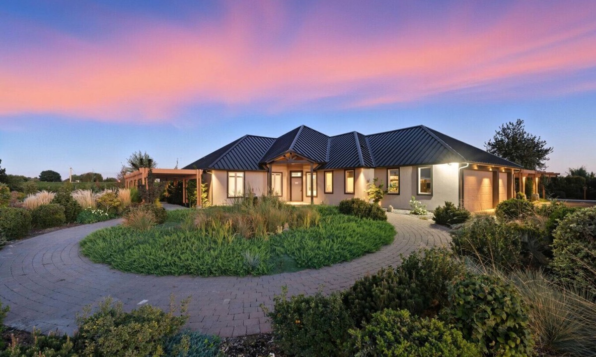 Walla Walla House | Vineyard Main House -10 acre Vineyard