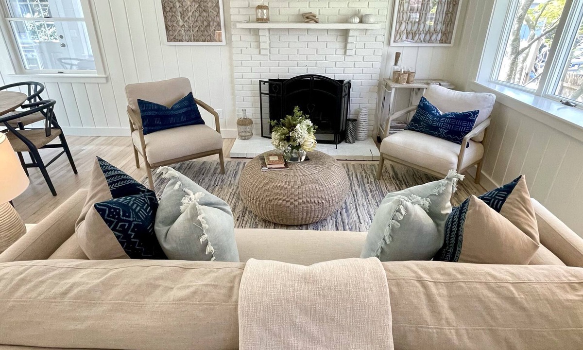 Lagoon Heights House | *Vineyard Vacation Retreat* -3 BR