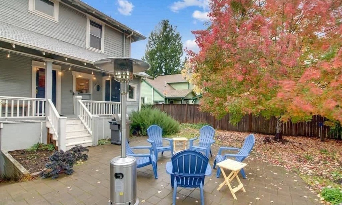 McMinnville House | Vino e Vita Historic Pet-Friendly Home-EV Charger
