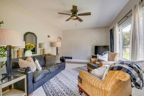 Defiance House | Vino Villa Wine Country Gem: Patio & Grill