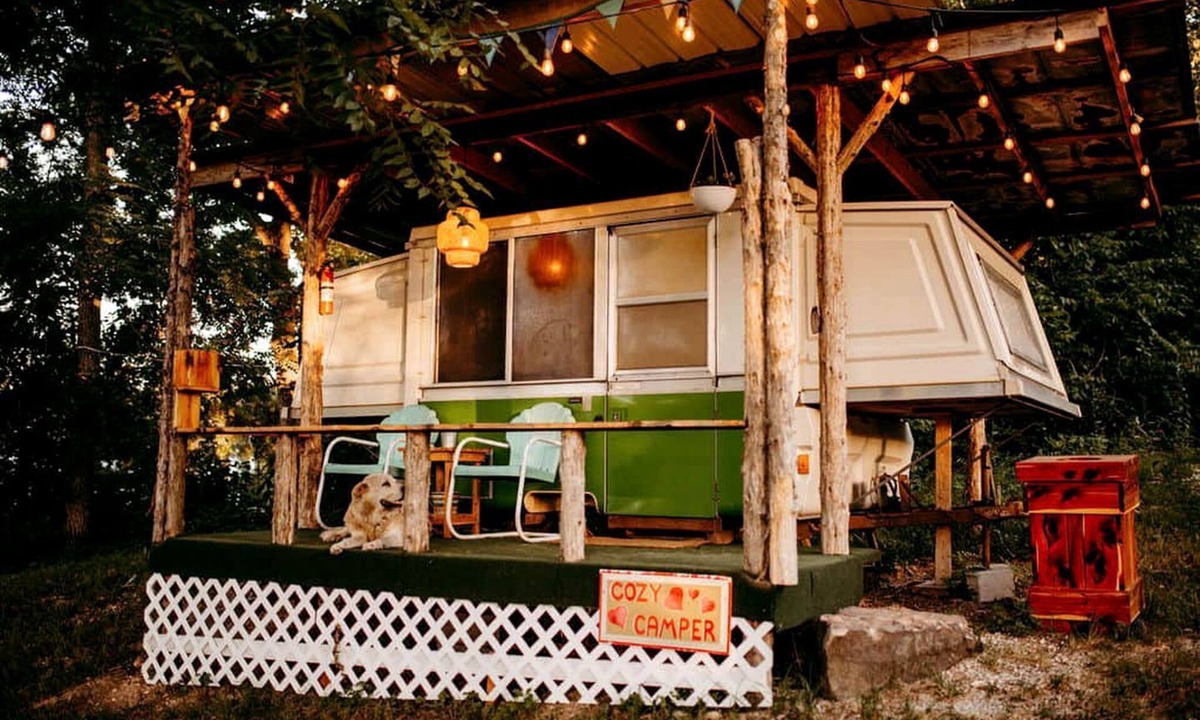 St. Clair House | Vintage Camper Rental Ideal for Glamping in Missouri, MO