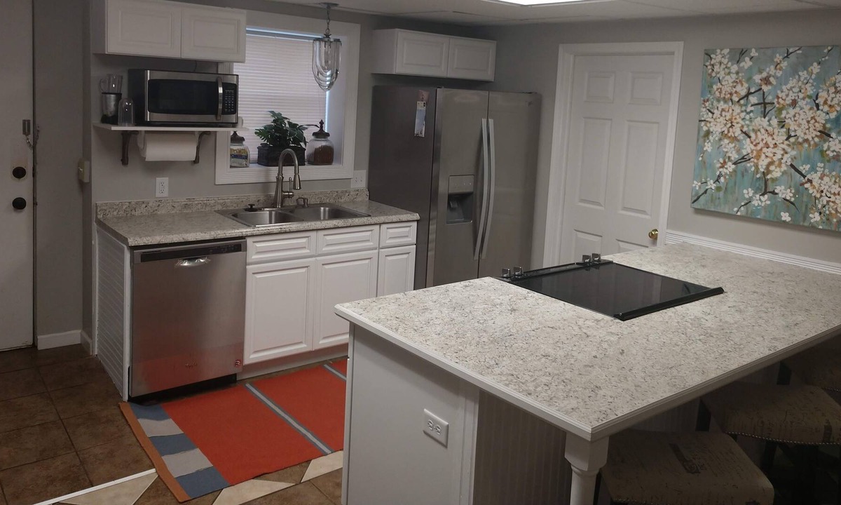 Durhamville Apartment | vintage charm on broad