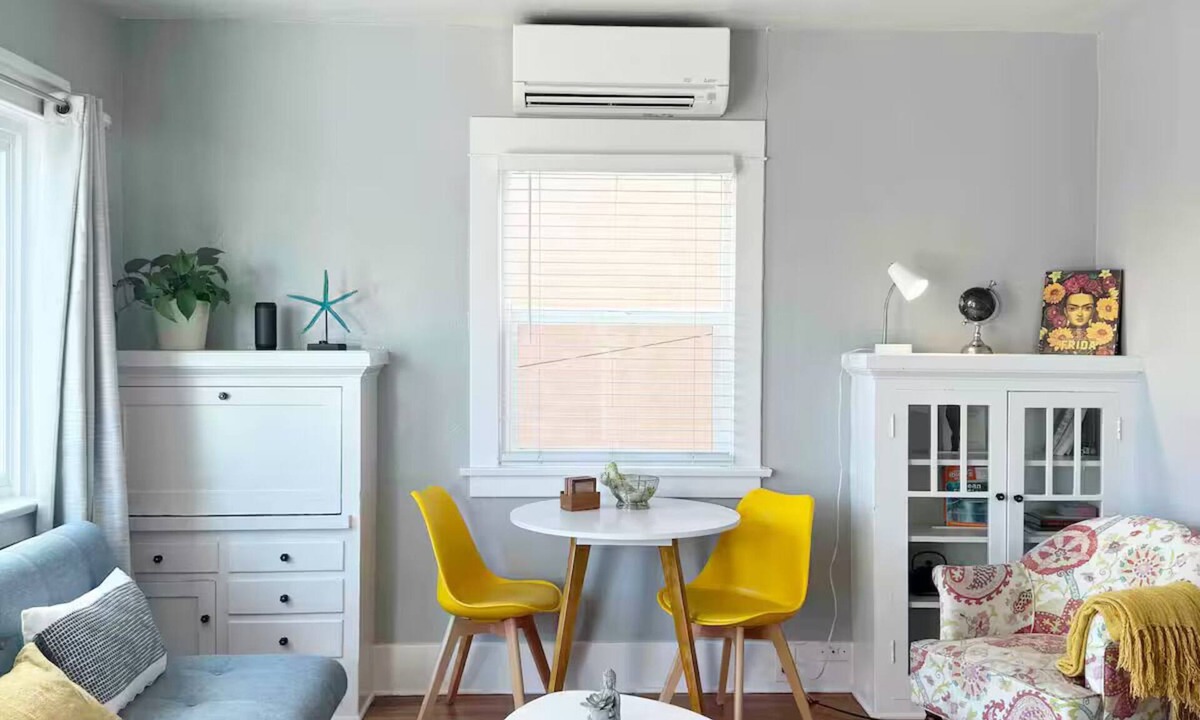 Eastside Apartment | Vintage Chic 1 BR w/FREE 9 KW EV Charging/Parking