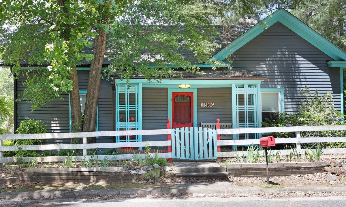 Forest Hills House | Vintage Cottage less than 3 mi from Duke Hospital