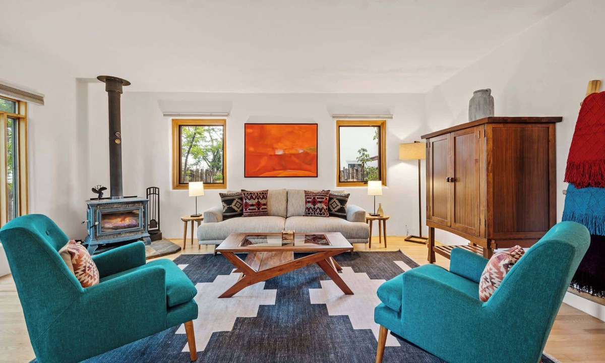 South Capitol House | Vintage Fireplace, Great Location, Fabulous Patio