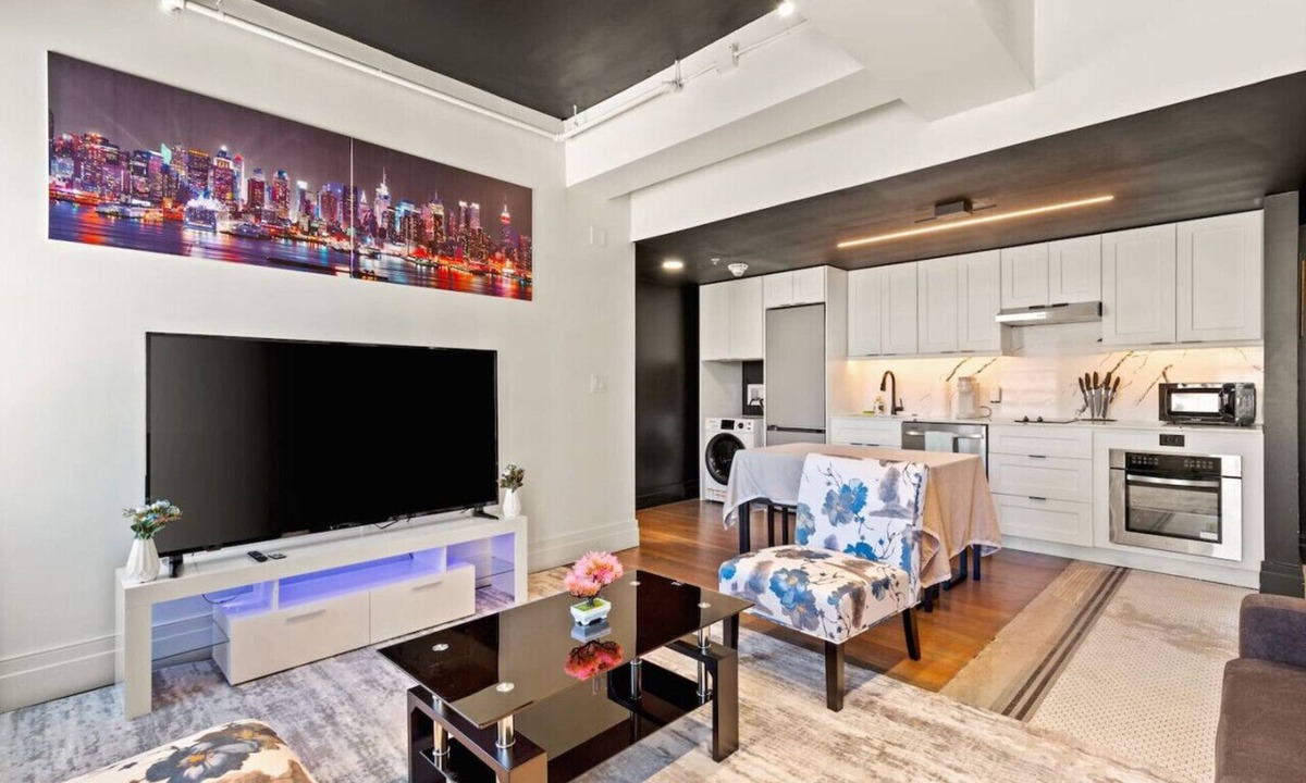 Downtown San Antonio Apartment | Vintage Haven:CityView+Riverwalk+Arcade+2 King