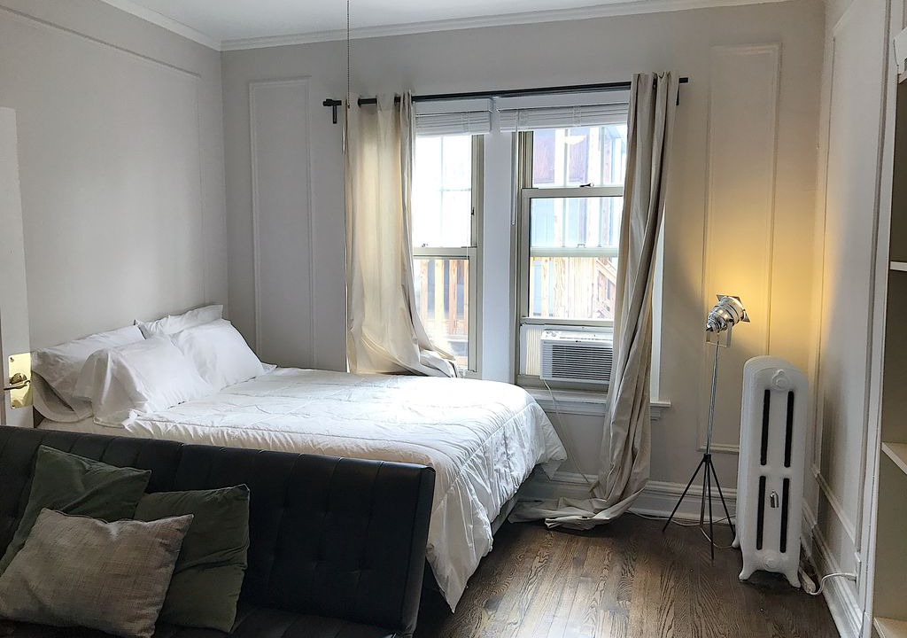 Hyde Park Apartment | Vintage Hyde Park Studio No. 1