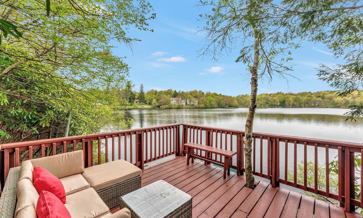 Long Pond House | Vintage Keys Lakefront Cabin with Dock, Firepit & Indoor Pool