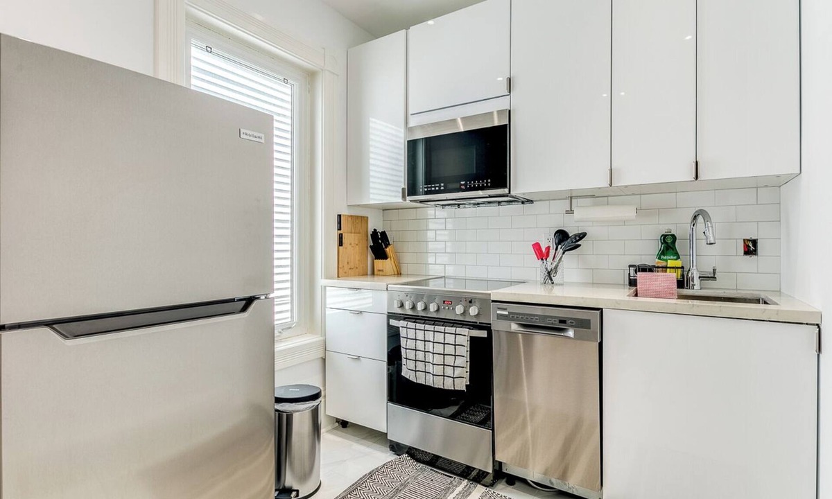 Bickford Park Apartment | Vintage Little Italy 2 Bedroom