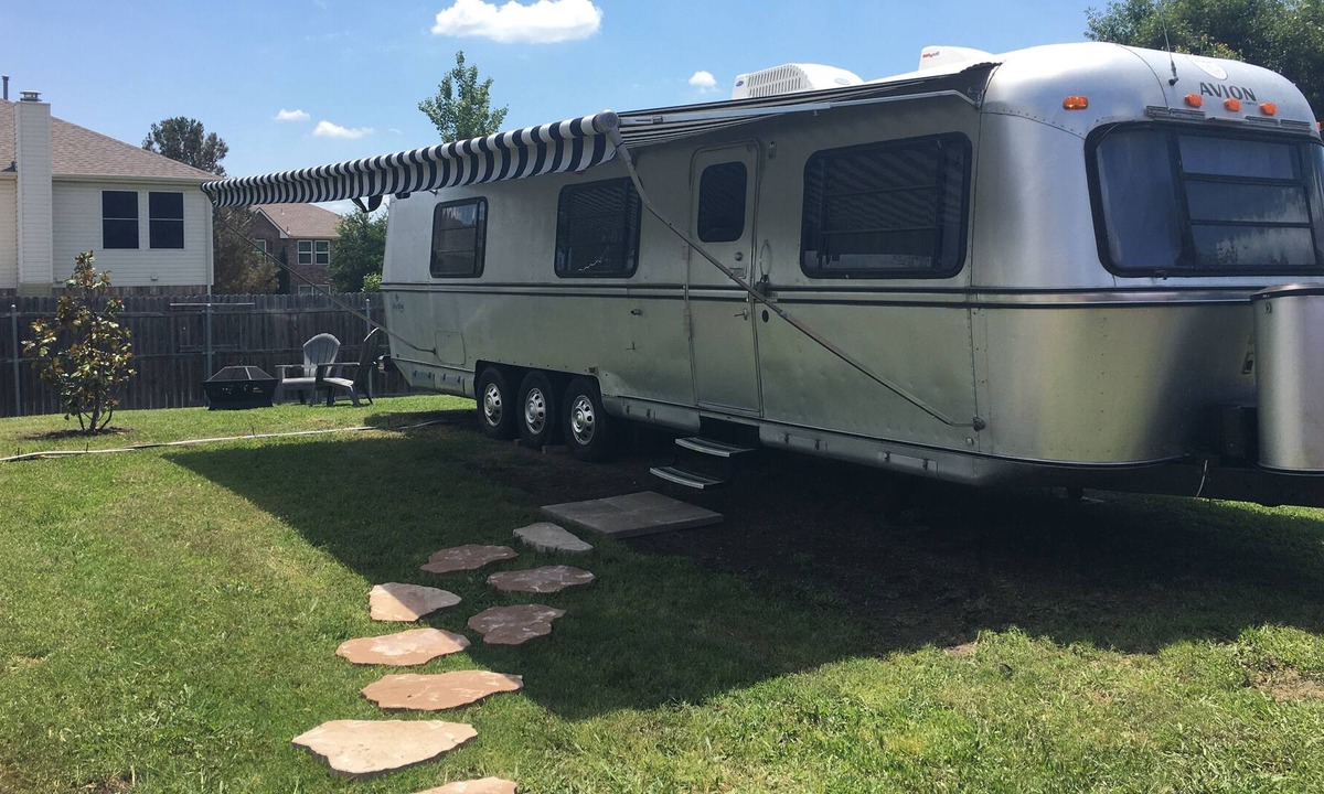 Justin House | Vintage “Stream” Hideaway