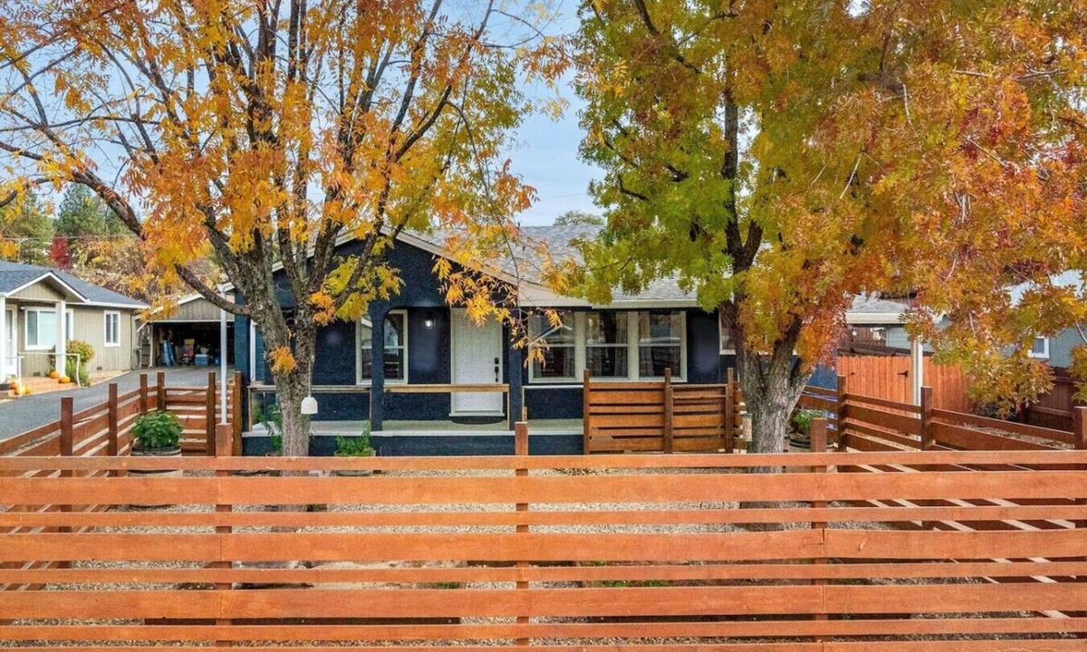 Murphys House | Vintage Vine+GuestHouse~walk2 Main~BackyardRetreat
