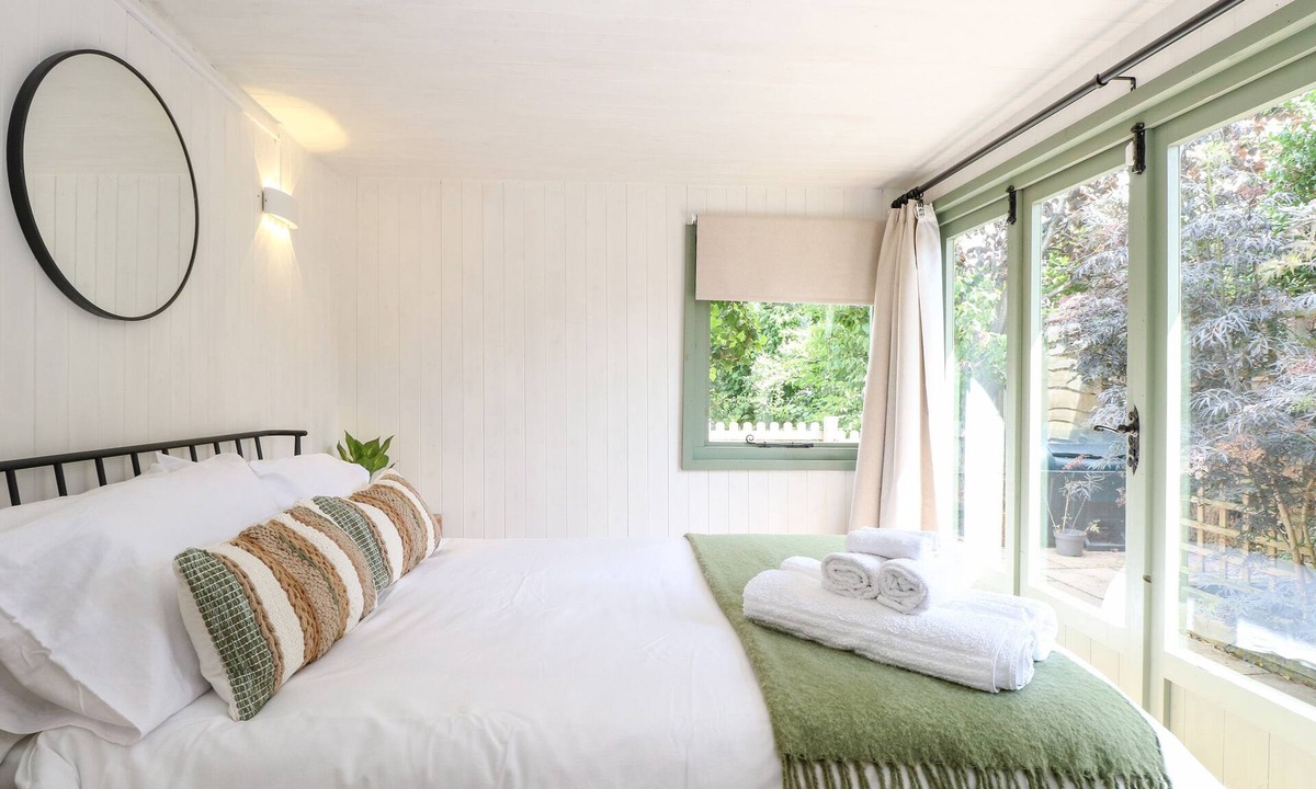 Freethorpe Cottage | Vintner's Cottage