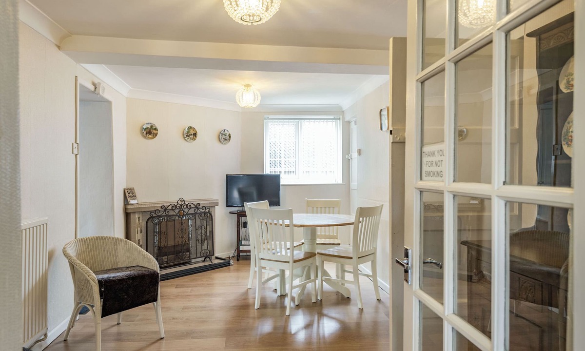 Feltwell Cottage | Violet Cottage