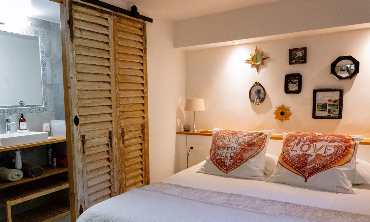 Le Bar-sur-Loup Apartment | Violette - Gite au coin du feu