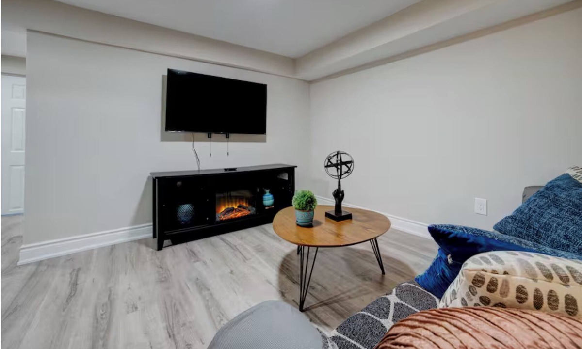 Brampton House | Virbrant urban Oasis