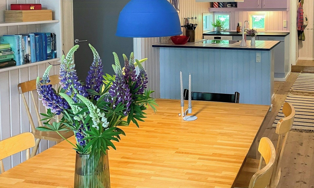 Sundstrup House | Virksund home with grounds and hot tub