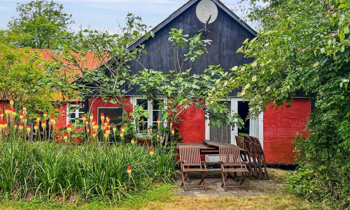 Pedersker House | "Virpi" - 8km from the sea by Interhome