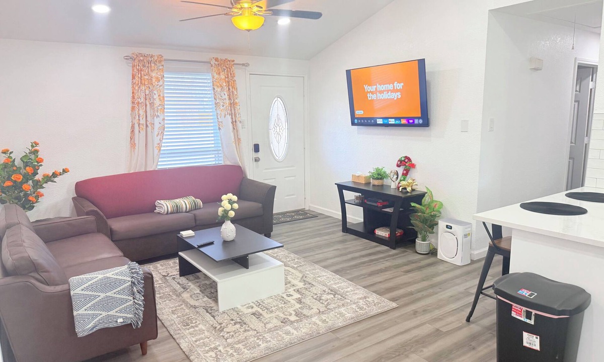 Frisco House | Visit Downtown Frisco Cozy & Relaxing Vacation Home