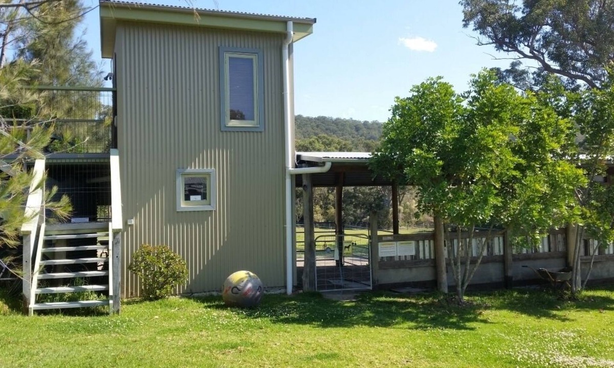 Mandalong Cabin | Visit our Stables Studio, for a relaxing & rejuvenating weekend away from it all