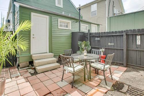 Freret Apartment | Visit Tulane & Loyola: Walkable Paradise in NOLA!
