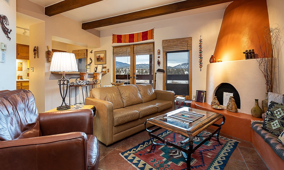 Santa Fe Condo | Vista La Sierra | Pet Friendly, Mountain View!