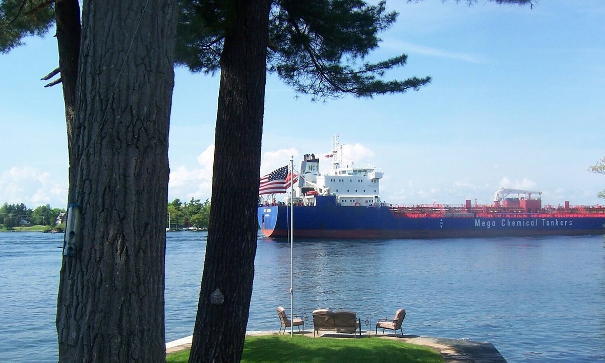 Alexandria Bay House | Vista Point On The Main Channel