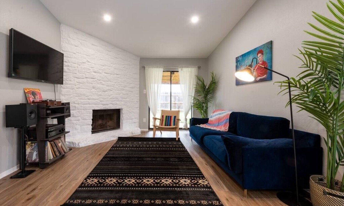 Franklin Park House | Viva La Austin! 40% Off Long Stays/Newly Renovated