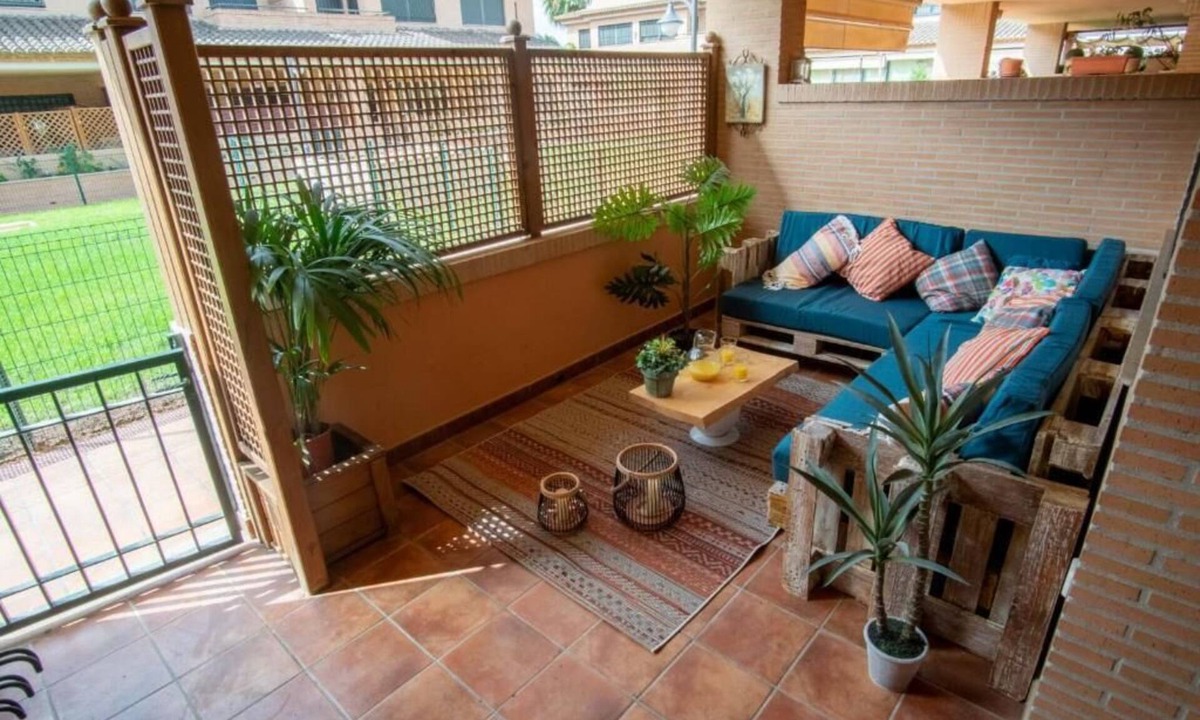 Pobles de l'Oest House | Vivienda Adosada Junto Palacio DE Congresos