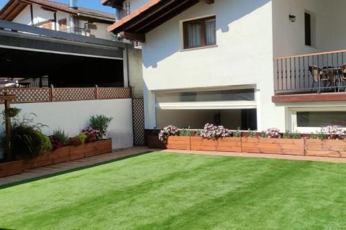 Doneztebe House | VIVIENDA RURAL PEROTXENEA LANDETXEA - una casa rural con jardín y barbacoa ideal para grupos y familias que quieren descubrir y disfrutar el norte de Navarra