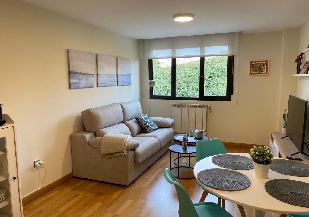Soria Apartment | Vivienda turística Las Cigüeñas con garaje