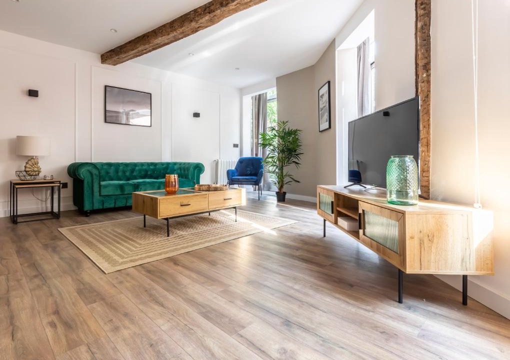 Bilbao la Vieja Apartment | Vivienda Turística Plaza de los Tres Pilares