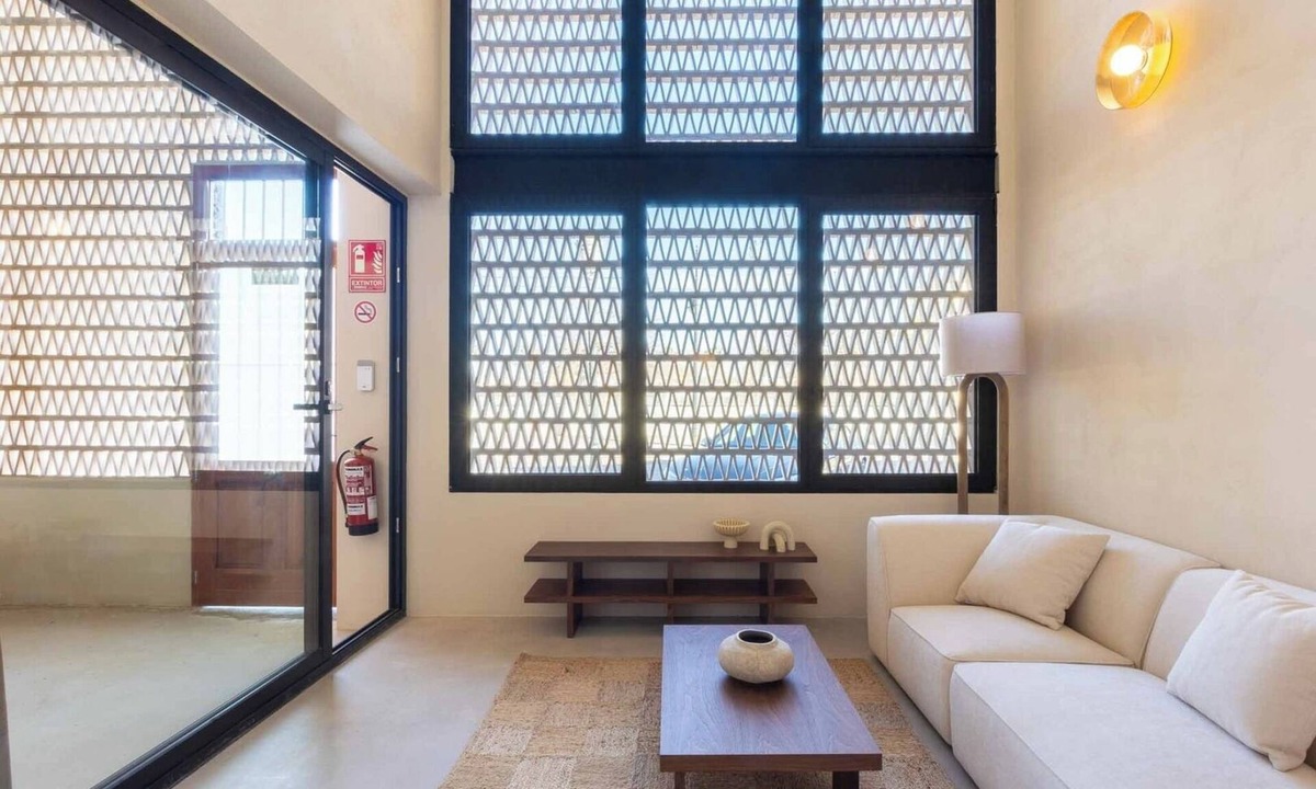 El Cabanyal Apartment | VLC Host - Reina 166 B