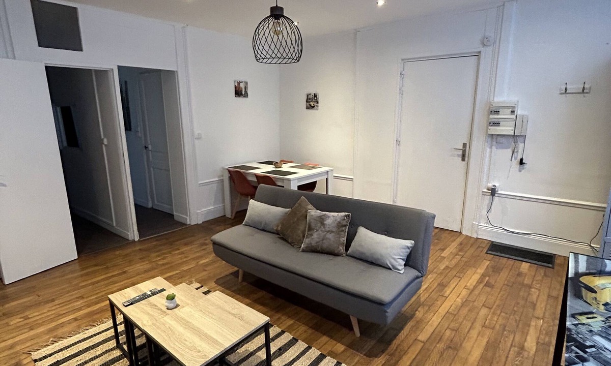 Saint-Quentin Apartment | Voltaire 1 Chez Adrien