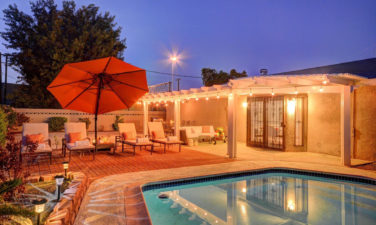 Rancho Oakey House | Voted Architectural Digest 51 Best Places to Stay in the US