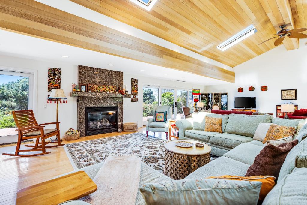 Gualala House | Voyagers Paradise